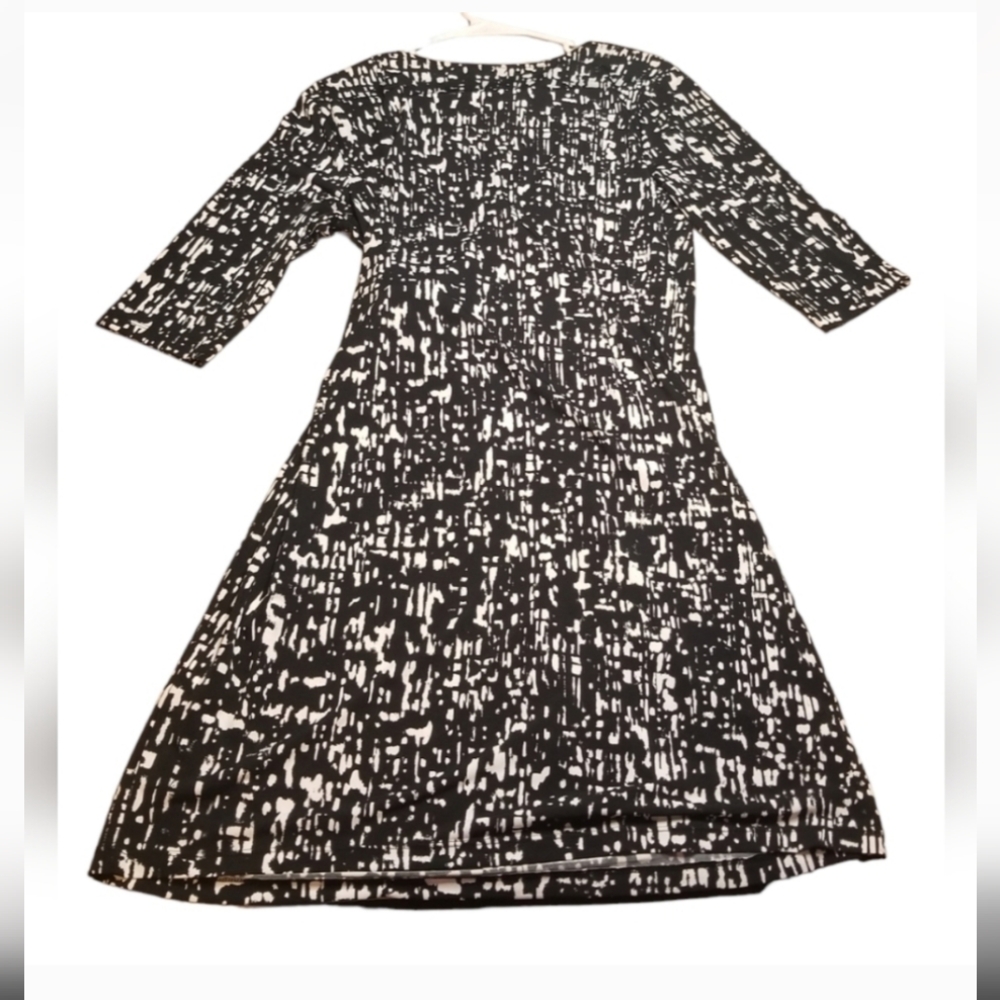 Apt.9 black and white stretchy wrap dress size small